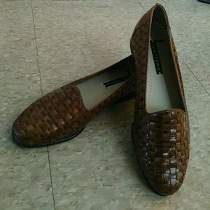 Womens Leather Trotter Flats